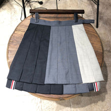 Load image into Gallery viewer, TB Pleated Jupe Skirt
