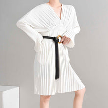 Load image into Gallery viewer, Women White Pleated Loose Fit Shirt
